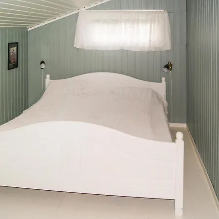 Holiday home 2 Bedroom Gorgeous In Naerbo